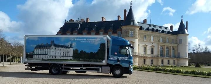 Déménagement Jumeau Mécénat - Château de Rambouillet sur les camions de déménagement