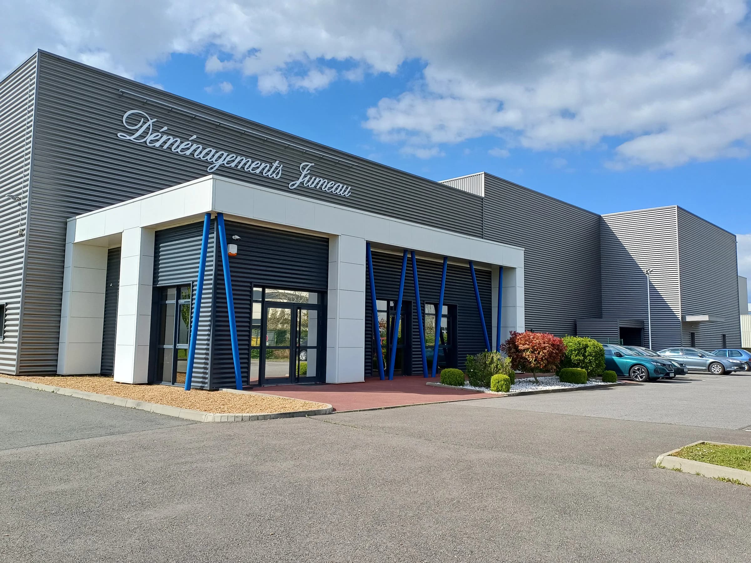 location garde meubles